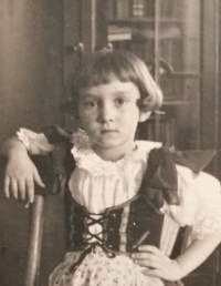 Milena Št'astná in her childhood