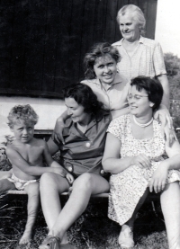 Miroslava Šmuková in the group in the middle. On the right, aunt Jiřina Jelínková imprisoned in the 1950s for helping political prisoners in the prison in Ostrava-Heřmanice. Photo circa 1961
