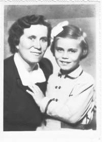 Jana with her mother