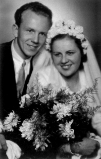 Wedding photo with Vlasta Rosůlková, 1948