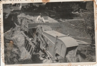 Thresher on the Herot farm