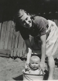 Václav Petříček with his mother, 1945