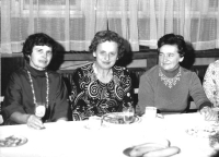 Meeting of the general school class (probably) after sixty years; Eva Dušková (Freyová) in the middle, Božena Skálová on the right