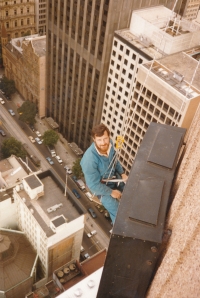 Josef Motyčka repairing a skyscraper in Australia, 1987