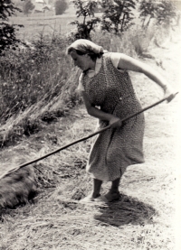 Pavla Mikešová's mother Marie Sedláčková / 1960s