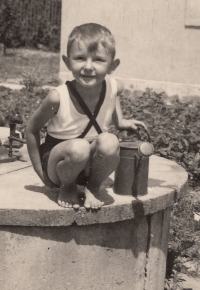 Jan Bures as a little boy in 1947