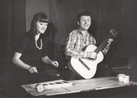 Vladimír Čada and Blanka Luňáková at the Nerudovka Theatre in Prague during the performance of Macourek's short stories Maličkosti (Little Things); the photograph shows a particular shot from the performance of the song to the short story Zelená malina a červený inkoust (Green Raspberry and Red Ink), 18 November 1980