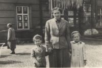 Jaroslav Adámek with his sister and mother