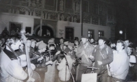 „Velvet“ Kolemjdníci – Karlovo square in Třebíč, 1989