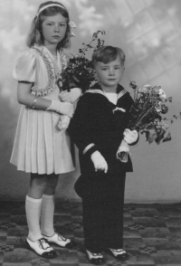 Václav Kabát with his sister Jiřina (turn of the 30s and 40s)