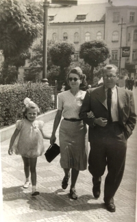 Milena Šatavová with parents