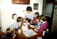 Witness in the US visiting her sister for Thanksgiving, 1980s