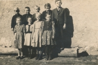 Witness (bottom row, first from the right) with classmates from Eibenthal, 1954