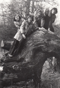 Marie Šlechtová (with glasses) with classmates from the Brno University of Life Sciences from the first year in 1973 in Jihlava