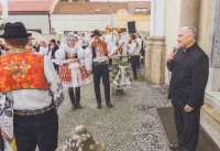 Antonín's son Jakub Konečný (holding the feasting right) as a younger head miller at the Anenský feast in Veselí nad Moravou