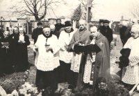 Funeral in Boršov nad Vltavou led by Václav Habart, late 1980s