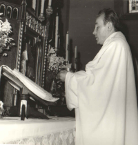 First mass in Krásná Hora nad Vltavou, 1976