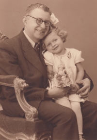 Lidmila Kubinová with her father Jaroslav Šimek in 1941