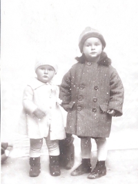 Alena Stepankova Veselá (left) with her brother Karel in 1924