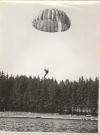 Career soldier –  jumps into water, Sečská dam, Chrudim airport