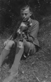 Studying violin in 1945