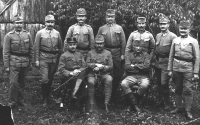 Group photo of men in Austro-Hungarian uniform, including Josef Müller