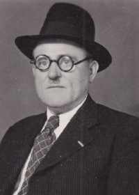 Grandfather Alois Valehrach as an employee of the Brno Criminal Police