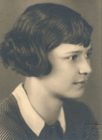 Aunt Věra Rambousková, Prague, 1920s (author František Drtikol)