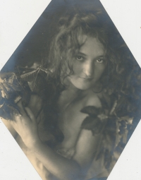 Augusta Ungarova's mother, 1920s (author František Drtikol)