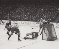 Vladimír Nadrchal in the first half of the 1970s during an intervention in the goal of Zetor Brno