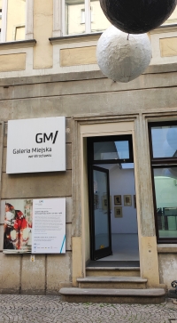 Městská galerie ve Wroclawi, kterou pamětník vede