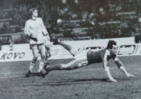 Ladislav Vízek scores a goal in the 1986 World Cup qualifying match. The opponents were the Swedes, played in October 1985