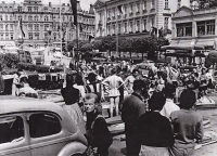 Josef Roubíček in the front, the first year of paddling races across Karlovy Vary, 1949