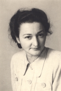 Mum Augusta Ungarova, 1930s