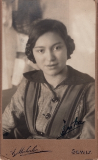 Aunt Jarmila Rambousková (Drtikol's second wife), early 1920s