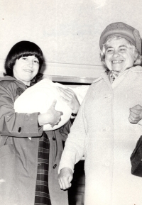 First wife Věra Milčinská, mother-in-law Božena Milčinská, daughter Sara, 1977