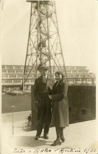 Záviš Kalandra with Ludmila Rambousková, Berlin, 1931