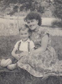 Ida Menzinger with her son Jan, 1956