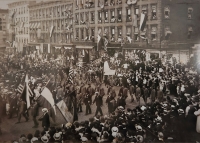 Sokolský průvod na Manhattanu, USA, pravděpodobně při příležitosti návštěvy T. G. Masaryka v roce 1918 