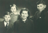 Bohumil Fulín's wife and children in a photograph she sent to her husband, the witness's uncle, to Jáchymov