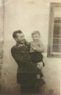 Witness's uncle Bohumil Fulín with his youngest son Milan, 1948