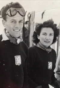 Sister of František Příhoda Alexandra Nekvapilová at the 1948 Winter Olympics in Svatý Moritz, where she represented Czechoslovakia in downhill skiing. Next to her stands another Olympian Antonín Šponar