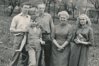 Ivan Renč, his younger brother Václav, father Václav Renč, mother Alena and sister Zuzana