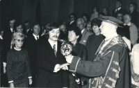 Jiří Růžička na promoci, 1971