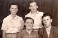 Above Johana Roth with Ekaterina Černíková and below the sister of the witness Rozálie Nechutová and Václav Cizler from Gerník, Călărași, 1954