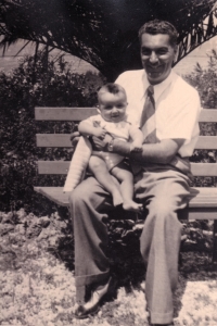 Giorgio Savo with his father, 1941