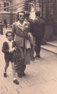 Giorgio Savo with his mother, Prague, 1947
