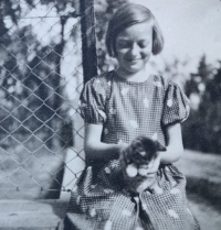 Milena Ledvinková before the war, 1938