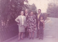 Dad, his sister and sister-in-law and her husband