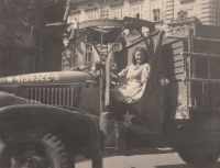 Mum Marie Hovorková, née Belzová, in Pilsen in a car of the liberated American army